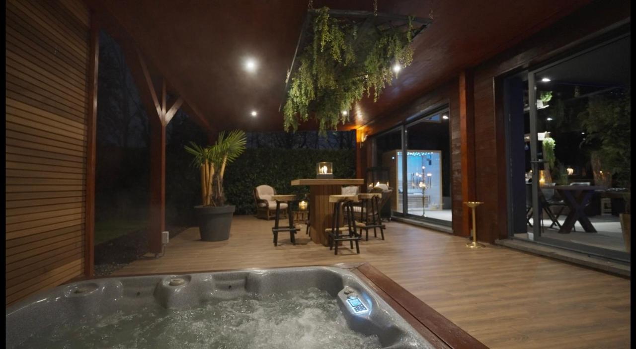 Les Suites M Wanze Exterior photo