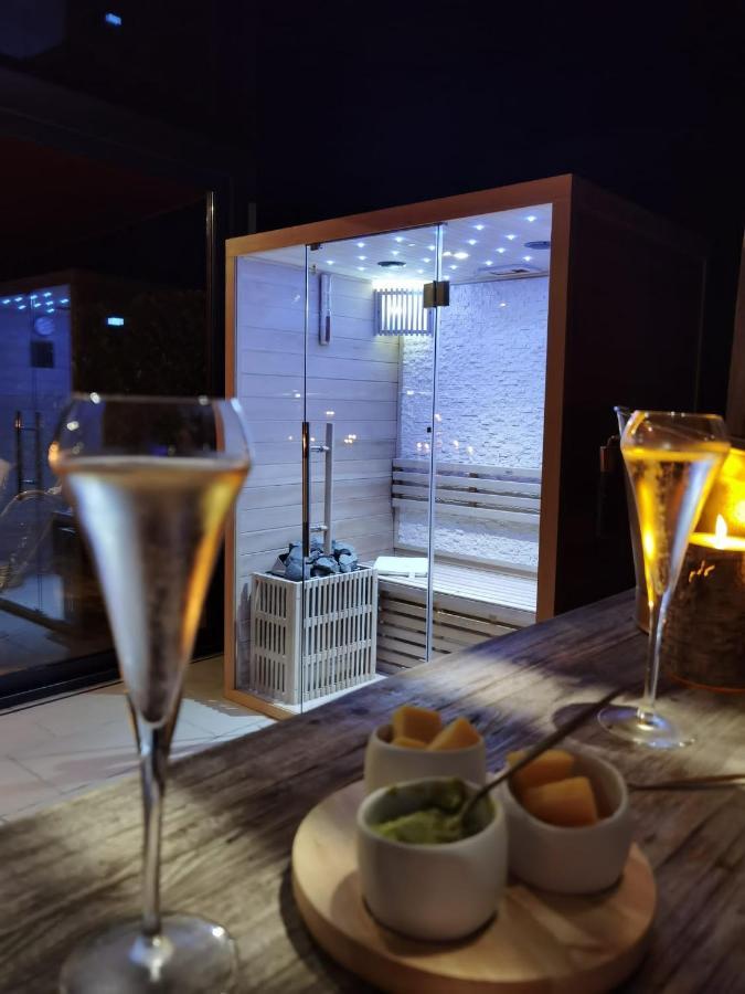 Les Suites M Wanze Exterior photo