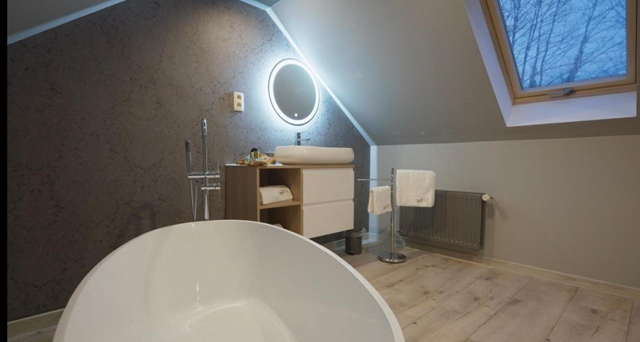 Les Suites M Wanze Exterior photo