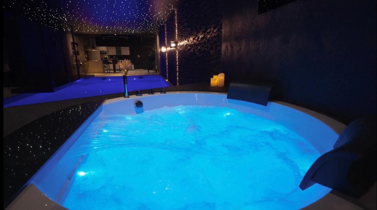 Les Suites M Wanze Exterior photo