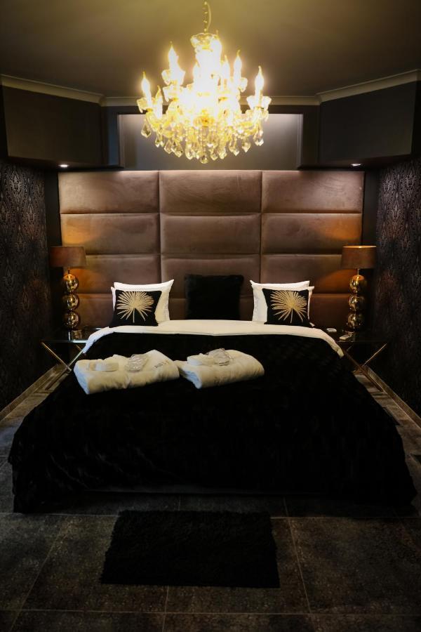Les Suites M Wanze Exterior photo