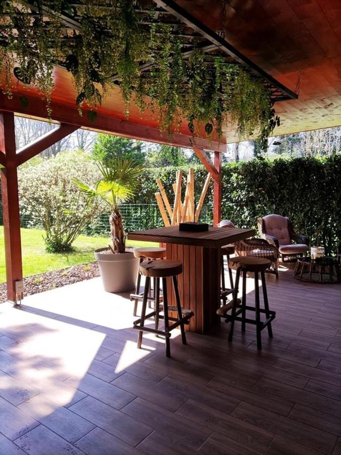 Les Suites M Wanze Exterior photo