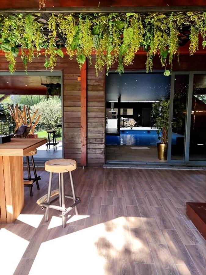 Les Suites M Wanze Exterior photo